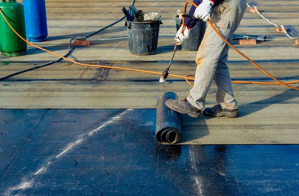 Nieuw dak met bitumen leggen in Medemblik